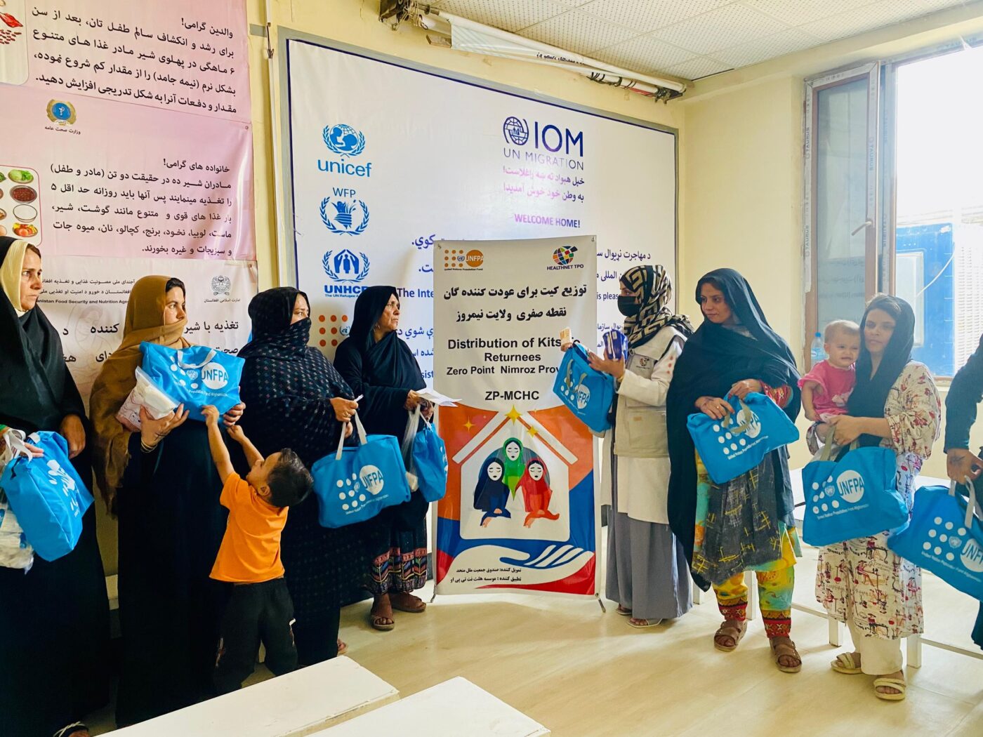 MCHC In-Charge distributing Mini Dignity kit in Nimruz zero point MCHC