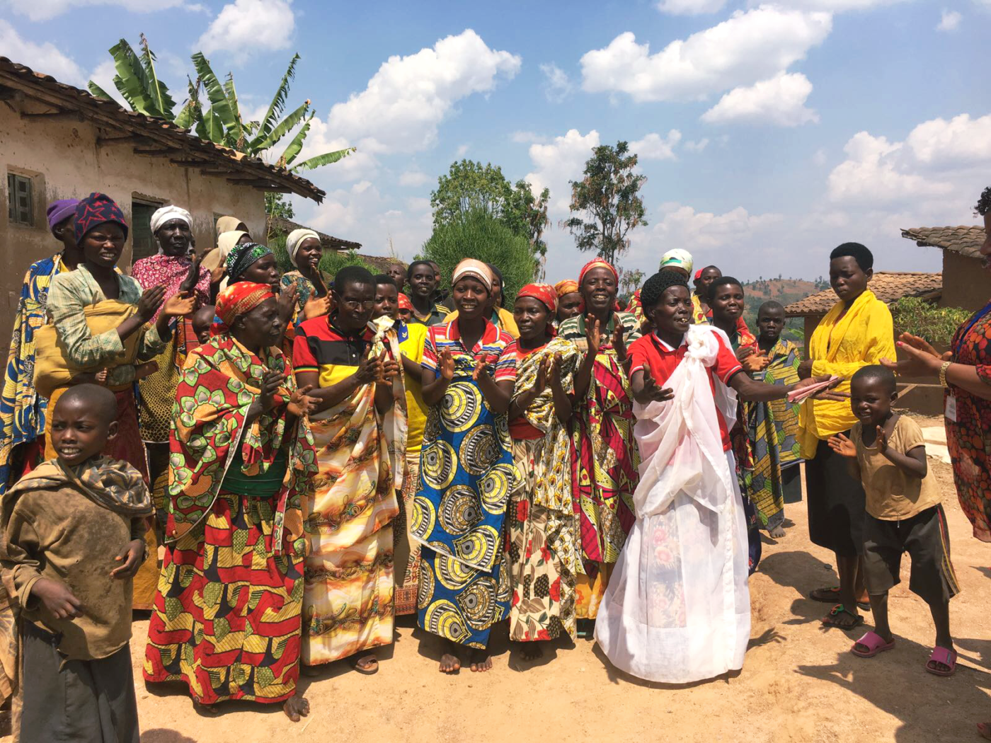 Burundi women dancing